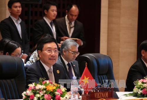 Le Vietnam soutient  la liberté de la navigation maritime et aérienne en mer Orientale - ảnh 1